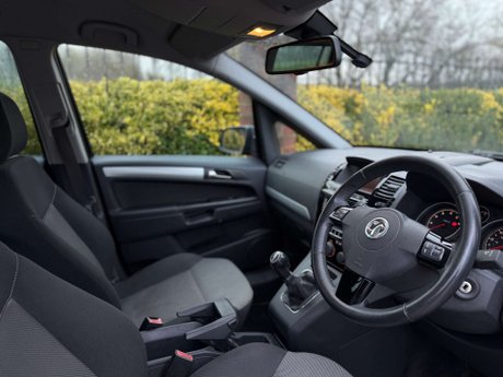 Vauxhall Zafira 1.8 Zafira Design Nav 5dr 34