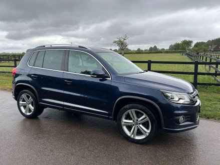 Volkswagen Tiguan 2.0 TDI BlueMotion Tech R-Line 4WD Euro 5 (s/s) 5dr (Nav)