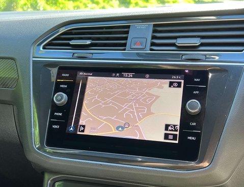 Volkswagen Tiguan 1.5 Tiguan R-Line TSi Semi-Auto 5dr 30