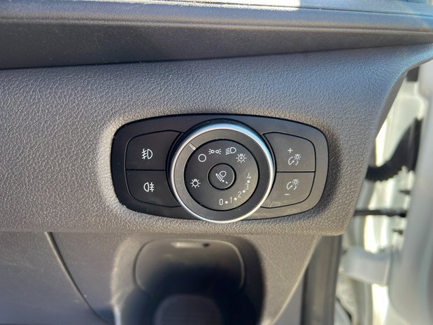 Ford Transit Custom SWB L1H1 (SOLD) Low Roof Limited 280 Air Con Alloys Nav Sensors EURO 6 NO V 41