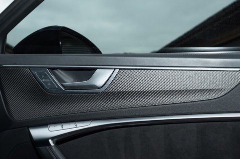 Audi RS6 4.0 TFSI V8 Carbon Black Tiptronic quattro Euro 6 (s/s) 5dr 40