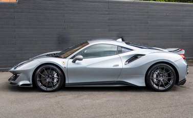 Ferrari 488 Pista 2