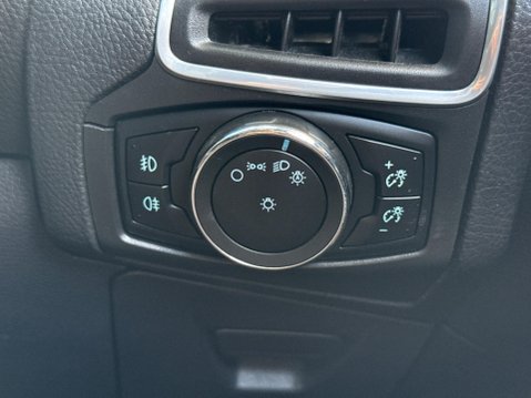 Ford Focus 2.0T EcoBoost ST-3 Euro 5 (s/s) 5dr 36