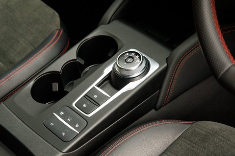 Ford Kuga ST-LINE X 35