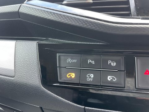 Volkswagen Caravelle 2.0 TDI Executive MPV 5dr Diesel DSG Euro 6 (s/s) (150 ps) 42