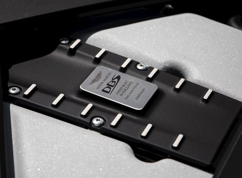 Aston Martin DBS Superleggera 31