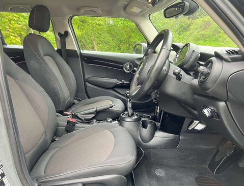 Mini Hatch 1.5 Cooper Classic 5dr 17