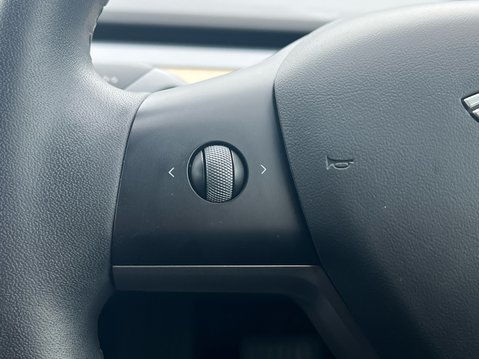 Tesla Model 3 STANDARD RANGE PLUS 28