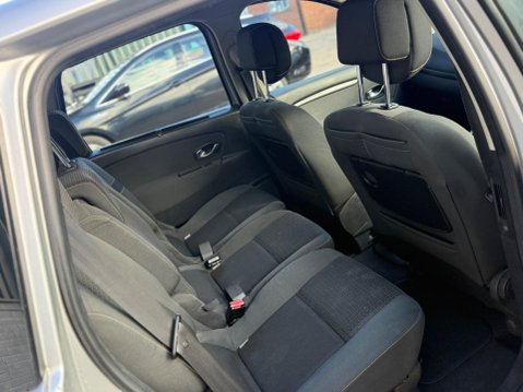 Renault Scenic 1.6 VVT Dynamique Euro 5 5dr 12