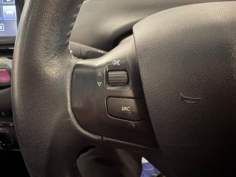 Peugeot 208 1.2 VTi Style Euro 5 5dr 15