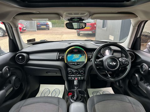 Mini Hatch 1.5 Cooper Auto 5dr 4