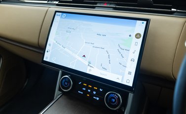 Land Rover Range Rover P440e HSE 19