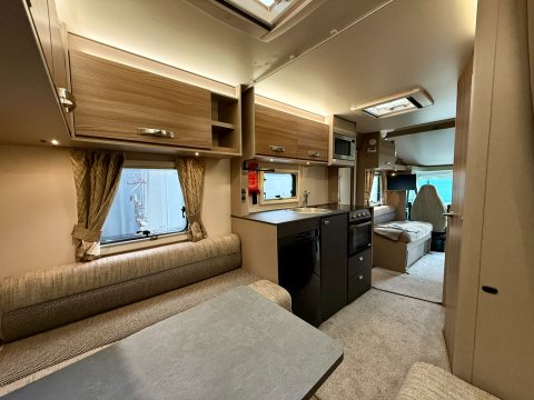 Swift Edge 486 Black Edition 25