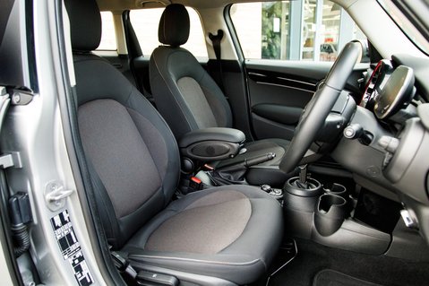 Mini Hatch COOPER CLASSIC 26