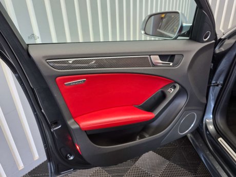 Audi RS4 4.2 FSI V8 Estate 5dr Petrol S Tronic quattro Euro 5 (450 ps) 27