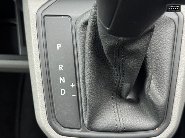 Volkswagen Transporter AUTO Crew Cab 204ps SWB L1H1 T32 Kombi Highline Air Con Cam EURO 6 43