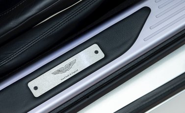 Aston Martin Virage 20