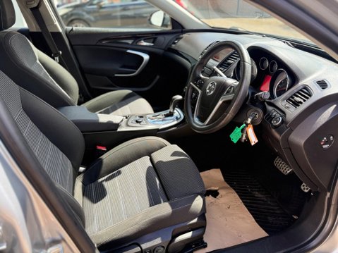 Vauxhall Insignia 2.0 CDTi SRi Nav Auto Euro 5 5dr 10
