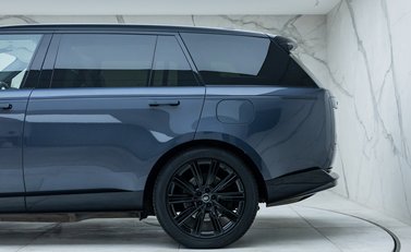 Land Rover Range Rover P460e Autobiography LWB 37