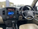Mitsubishi Shogun 3.2 DI-DC SG3 SUV 5dr Diesel Auto 4WD Euro 5 LWB (197 ps) 25