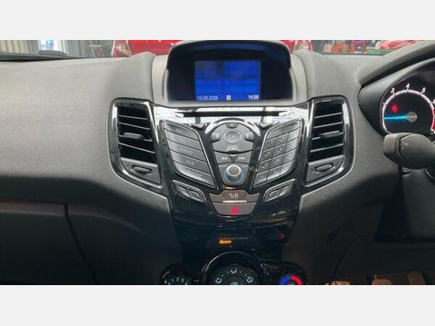 Ford Fiesta 1.0T EcoBoost Zetec Euro 6 (s/s) 5dr 6