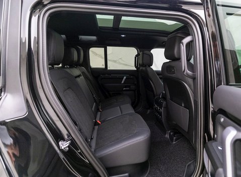 Land Rover Defender 110 V8 14
