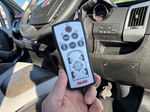 Swift Kontiki 596 17