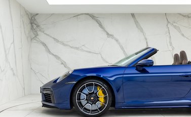 Porsche 911 (992) Turbo S Cabriolet 28