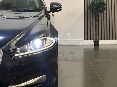 Jaguar XF 2.2d Luxury Auto Euro 5 (s/s) 4dr 39