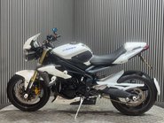 Triumph Street Triple 2014 27K NEW MOT SERVICED SCORPION EXHAUST NAKED 675CC TRIPLE 4