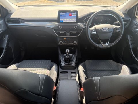 Ford Focus TITANIUM X 2