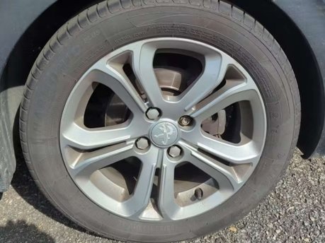 Peugeot 208 1.6 VTi Allure Hatchback 5dr Petrol Auto Euro 5 (120 ps) 30