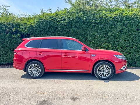 Mitsubishi Outlander (Sold) 2.4h TwinMotor 13.8kWh 4h SUV 5dr Petrol Plug-in Hybrid CVT 4WD Euro 5