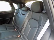 Porsche Macan 2.0T PDK 4WD SUV 46