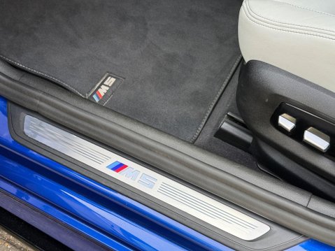 BMW M5 4.4 V8 Steptronic xDrive Euro 6 (s/s) 4dr 43
