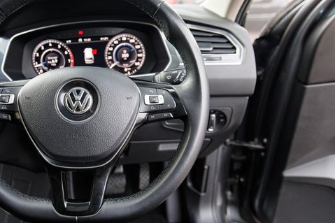 Volkswagen Tiguan Allspace SEL TSI DSG 19