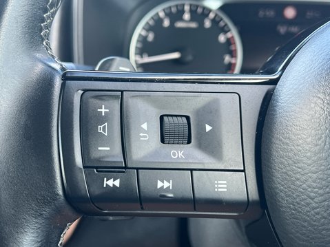 Nissan Qashqai DIG-T ACENTA PREMIUM DCT MHEV 31
