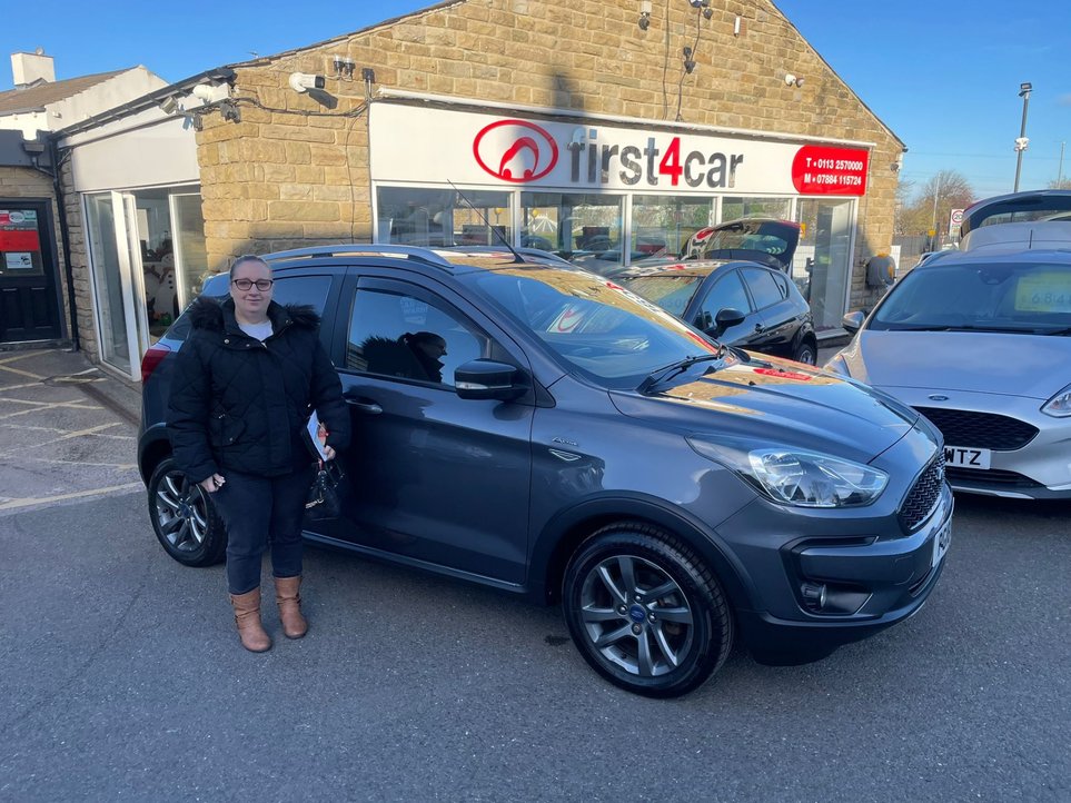 Angela from Leeds collecting her new Ford KA.