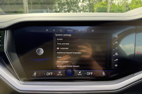 Volkswagen Touareg V6 BLACK EDITION TSI - DEMO +1 OWNER - FULL VW SERVICE HISTORY 63