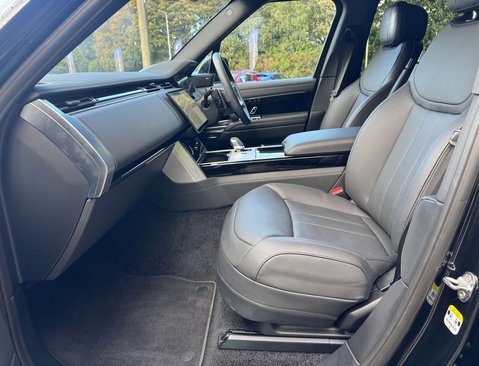 Land Rover Range Rover 3.0 Range Rover SE D MHEV Auto 4WD 5dr 28