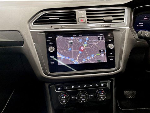 Volkswagen Tiguan 2.0 TSI SEL SUV 5dr Petrol DSG 4Motion Euro 6 (s/s) (190 ps) Air Con - Blue 19