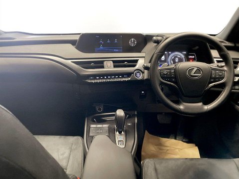 Lexus Ux 300e 54.3kWh SUV 5dr Electric Auto (204 ps) Air Con - Alloys - DAB Radio 19