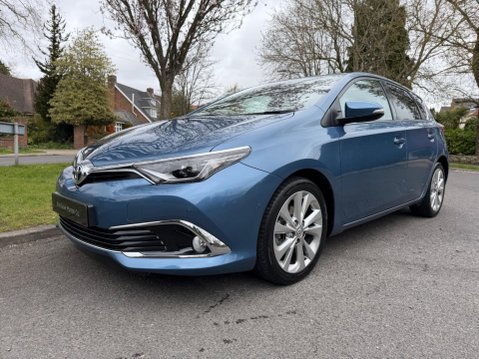 Toyota Auris 1.2 VVT-i Excel CVT Euro 6 (s/s) 5dr (Safety Sense) 42