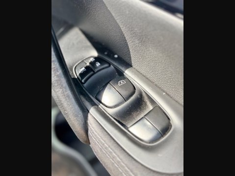 Nissan Qashqai 1.6 dCi n-tec+ 2WD Euro 5 (s/s) 5dr 29