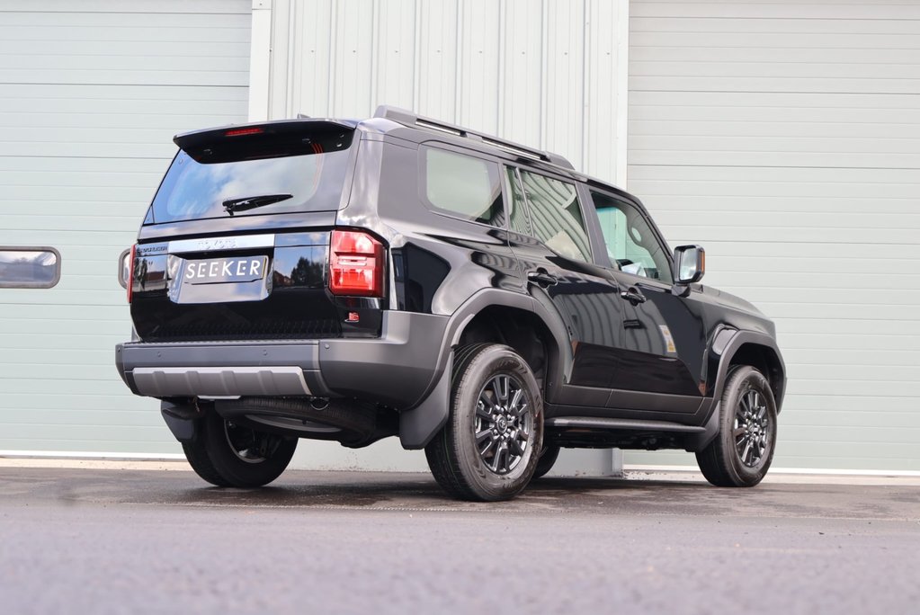Toyota Land Cruiser COMMERCIAL with the best seat conversion in the uk from seeker  11