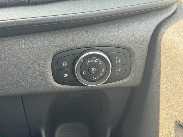Ford Transit Custom SWB L1H1 [SOLD CR] Low Roof Limited 300 Air Con Cam EURO 6 NO VAT 22