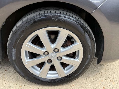 Toyota Yaris 1.3 Yaris TR VVT-i CVT 5dr 34