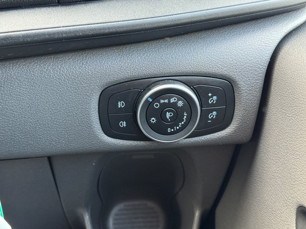 Ford Transit Custom AUTO SWB [SOLD KH] L1H1 Limited 320 Air Con Alloys Camera Sensors SELECT 22
