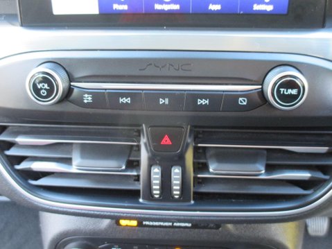 Ford Focus 1.0T EcoBoost Titanium Euro 6 (s/s) 5dr 15