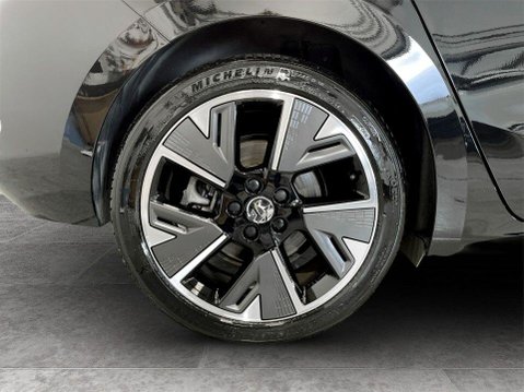 Vauxhall Astra Electric 54kWh Ultimate Hatchback 5dr Electric Auto (156 ps) Air Con - Alloys - DAB 10